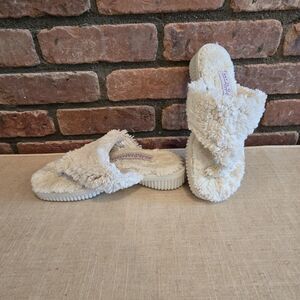 Womens Spa Slippers Fuzzy Amy Jo Gladstone Size 5 Thong Flip Flop Style